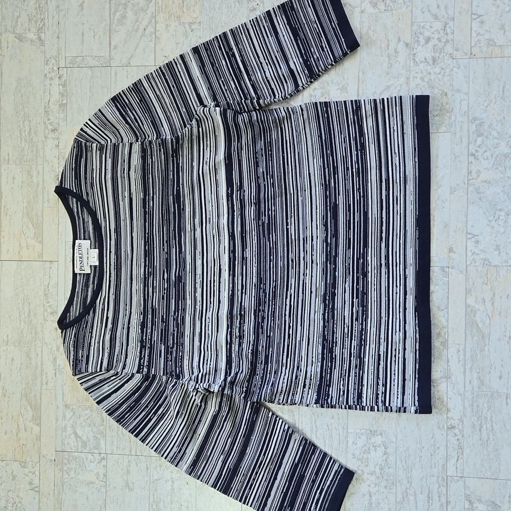 Pendleton Woman's Size Large Navy Gray White Striped 3/4 Top Shirt
